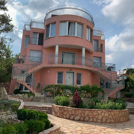 Sunray Guest House, Private Rooms & Apartment With Lovely Sea View Varna Exterior foto
