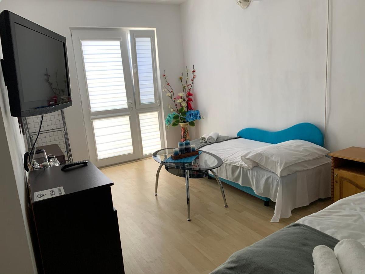 Sunray Guest House, Private Rooms & Apartment With Lovely Sea View Varna Exterior foto