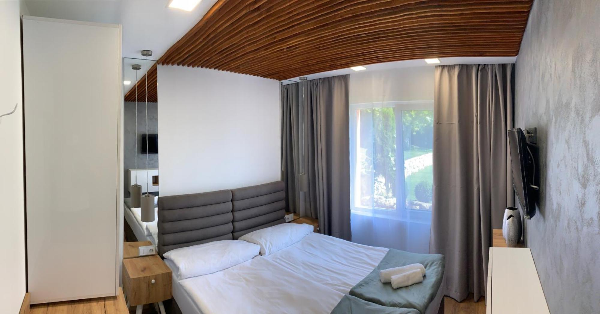 Sunray Guest House, Private Rooms & Apartment With Lovely Sea View Varna Exterior foto