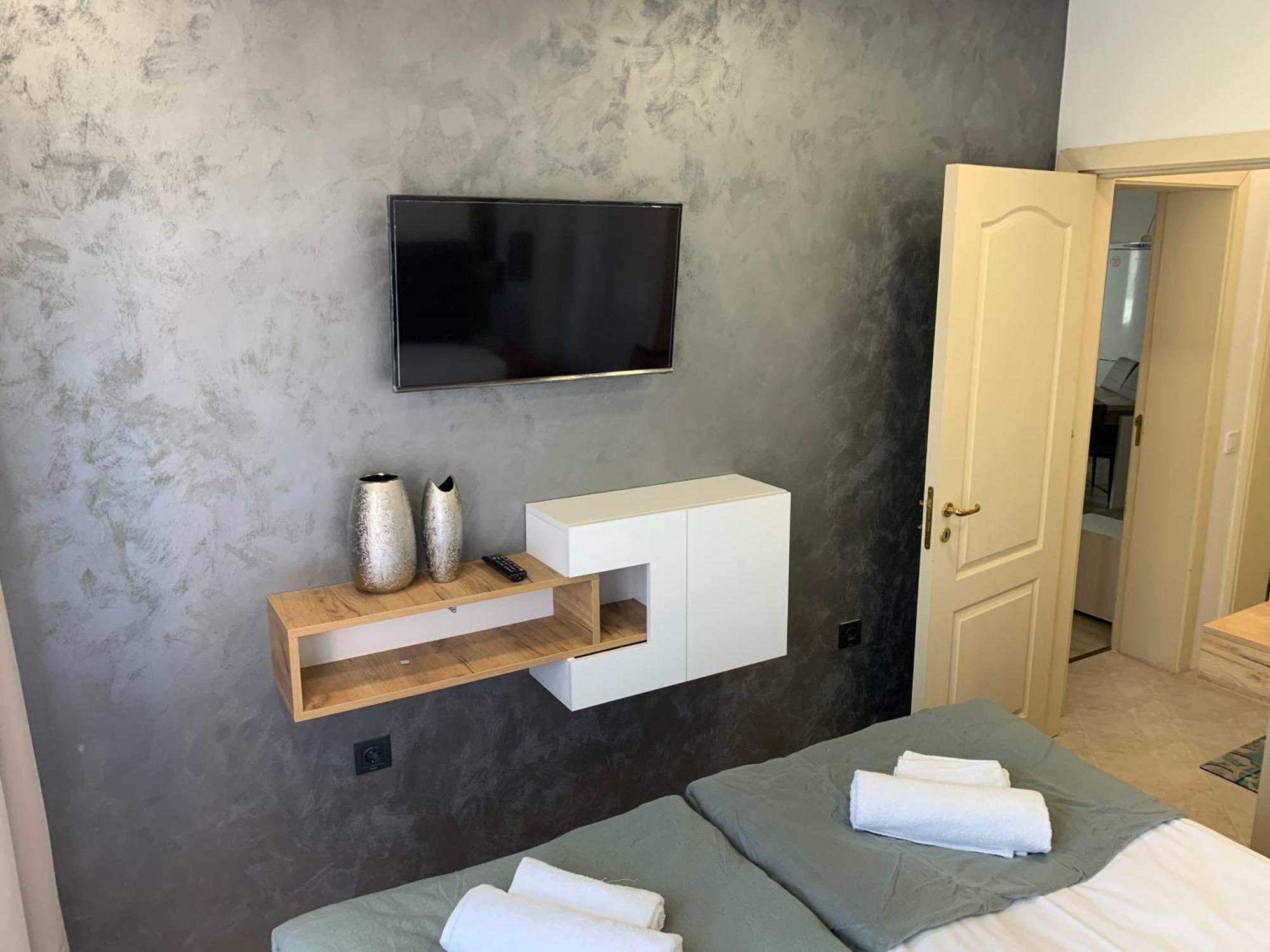 Sunray Guest House, Private Rooms & Apartment With Lovely Sea View Varna Exterior foto