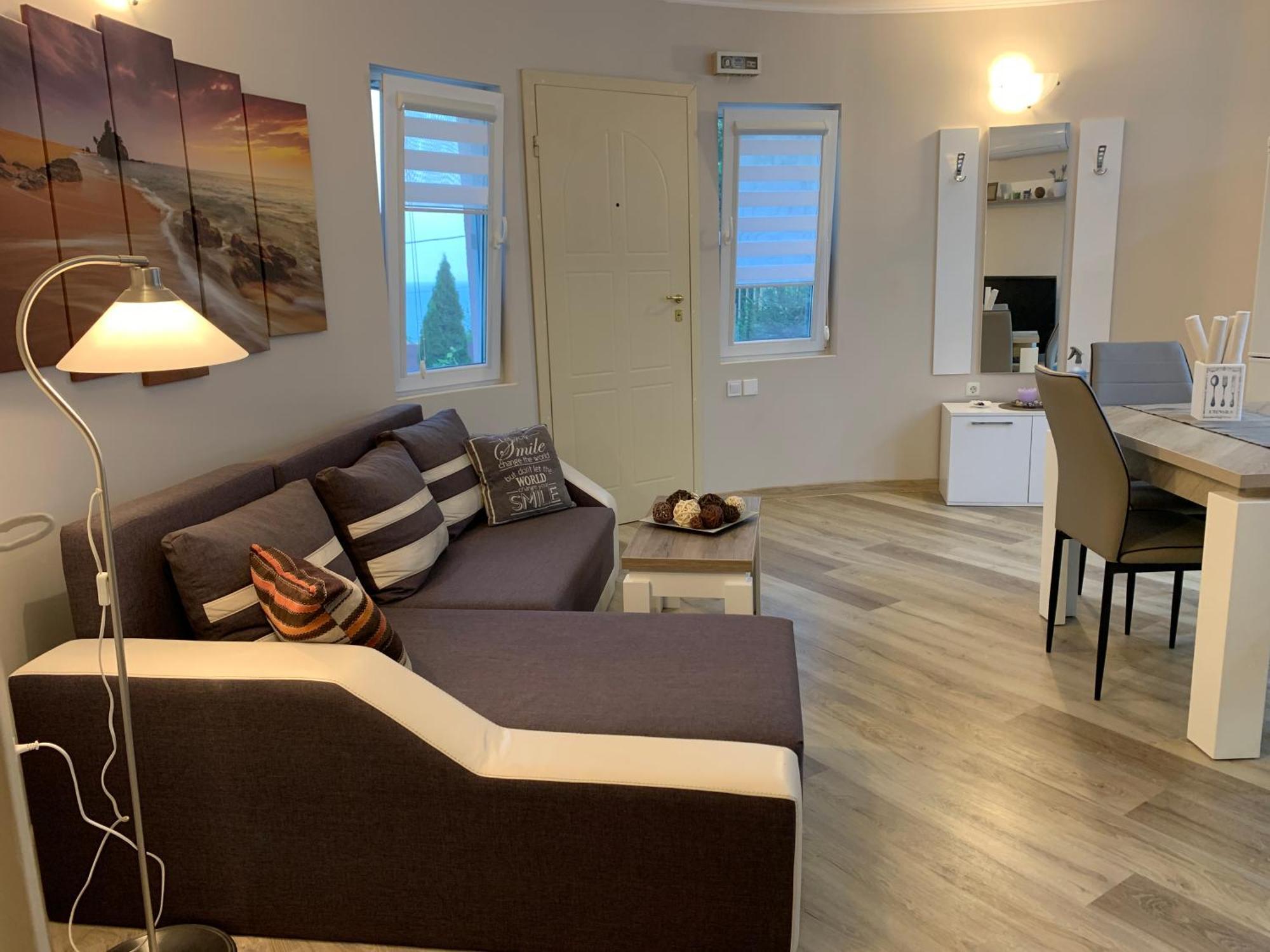 Sunray Guest House, Private Rooms & Apartment With Lovely Sea View Varna Exterior foto