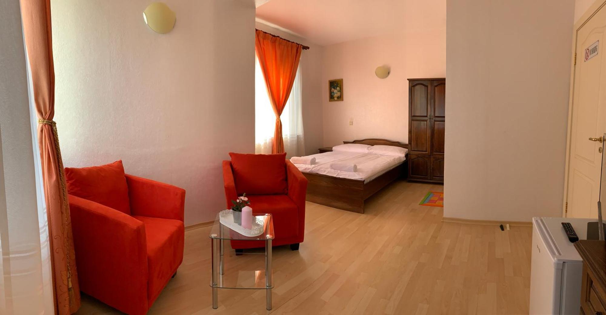 Sunray Guest House, Private Rooms & Apartment With Lovely Sea View Varna Exterior foto
