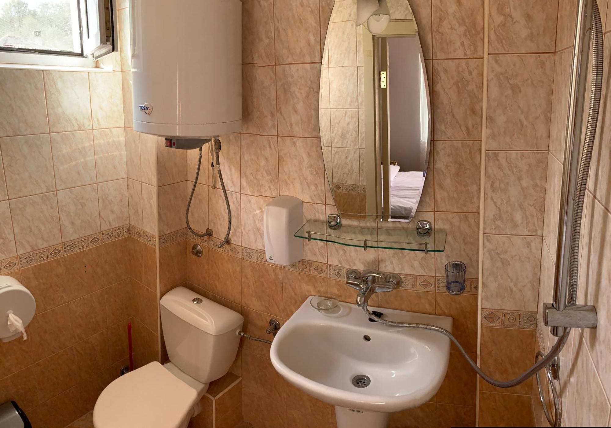Sunray Guest House, Private Rooms & Apartment With Lovely Sea View Varna Exterior foto