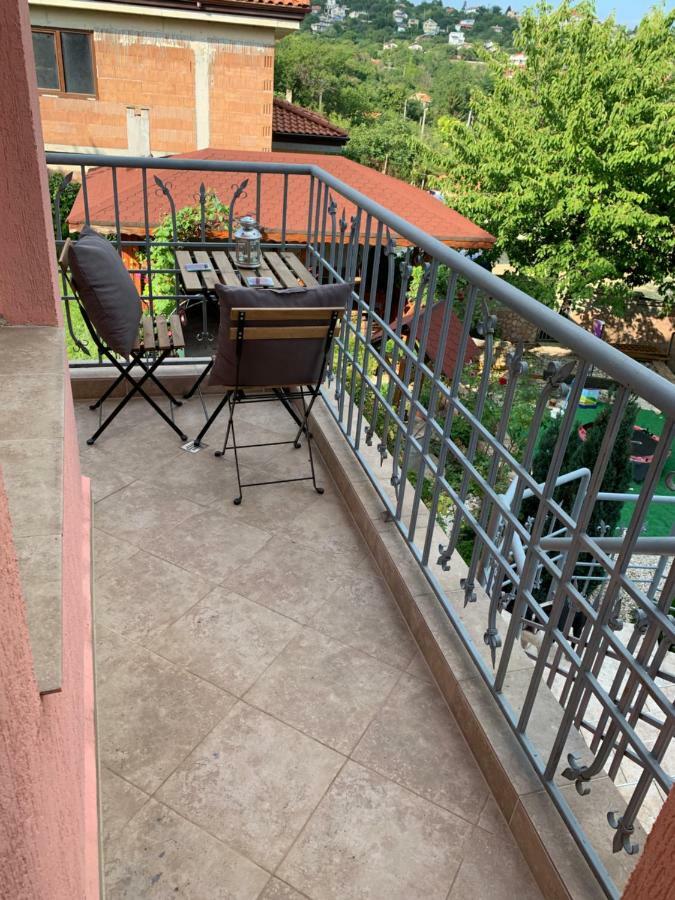 Sunray Guest House, Private Rooms & Apartment With Lovely Sea View Varna Exterior foto