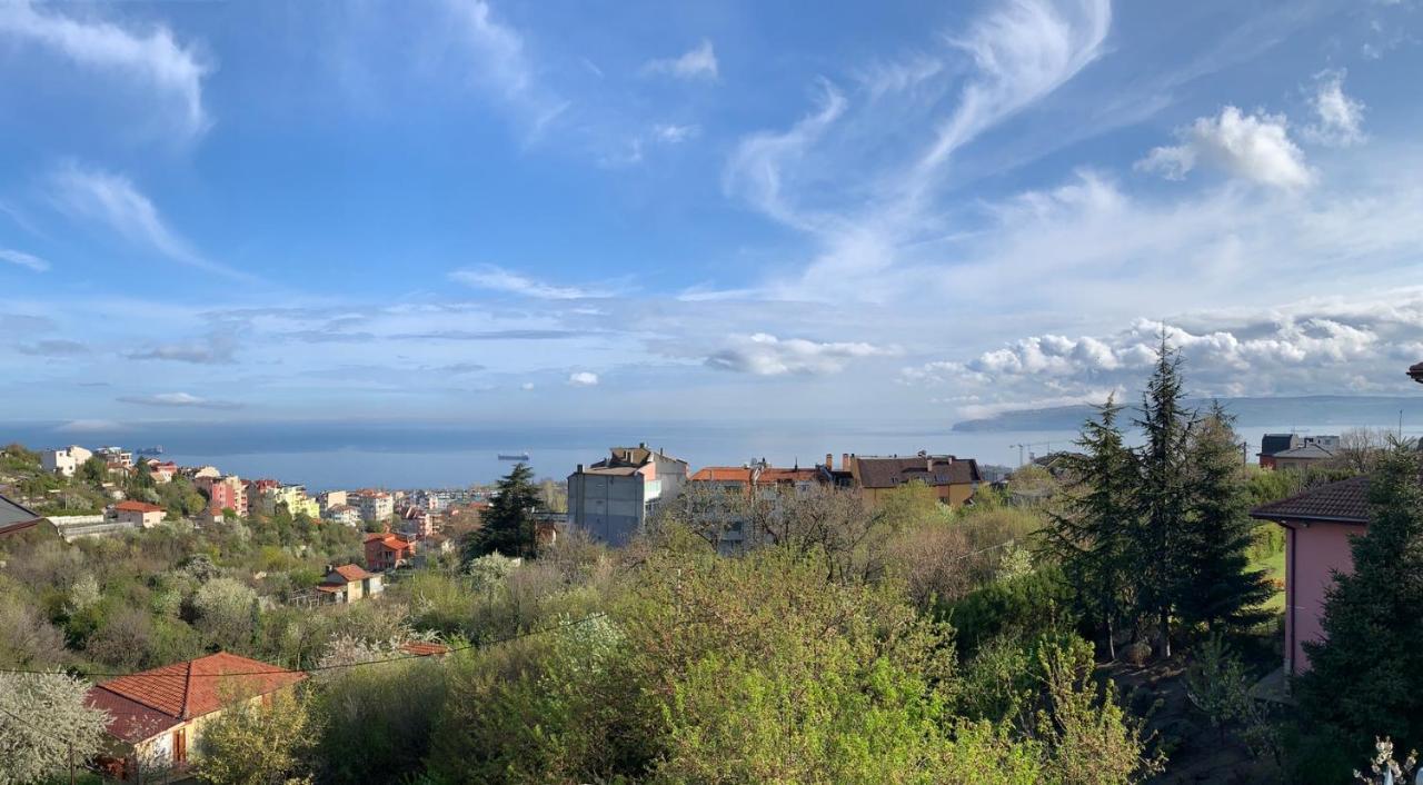 Sunray Guest House, Private Rooms & Apartment With Lovely Sea View Varna Exterior foto
